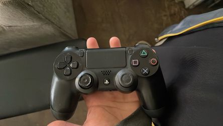 PS4 controller