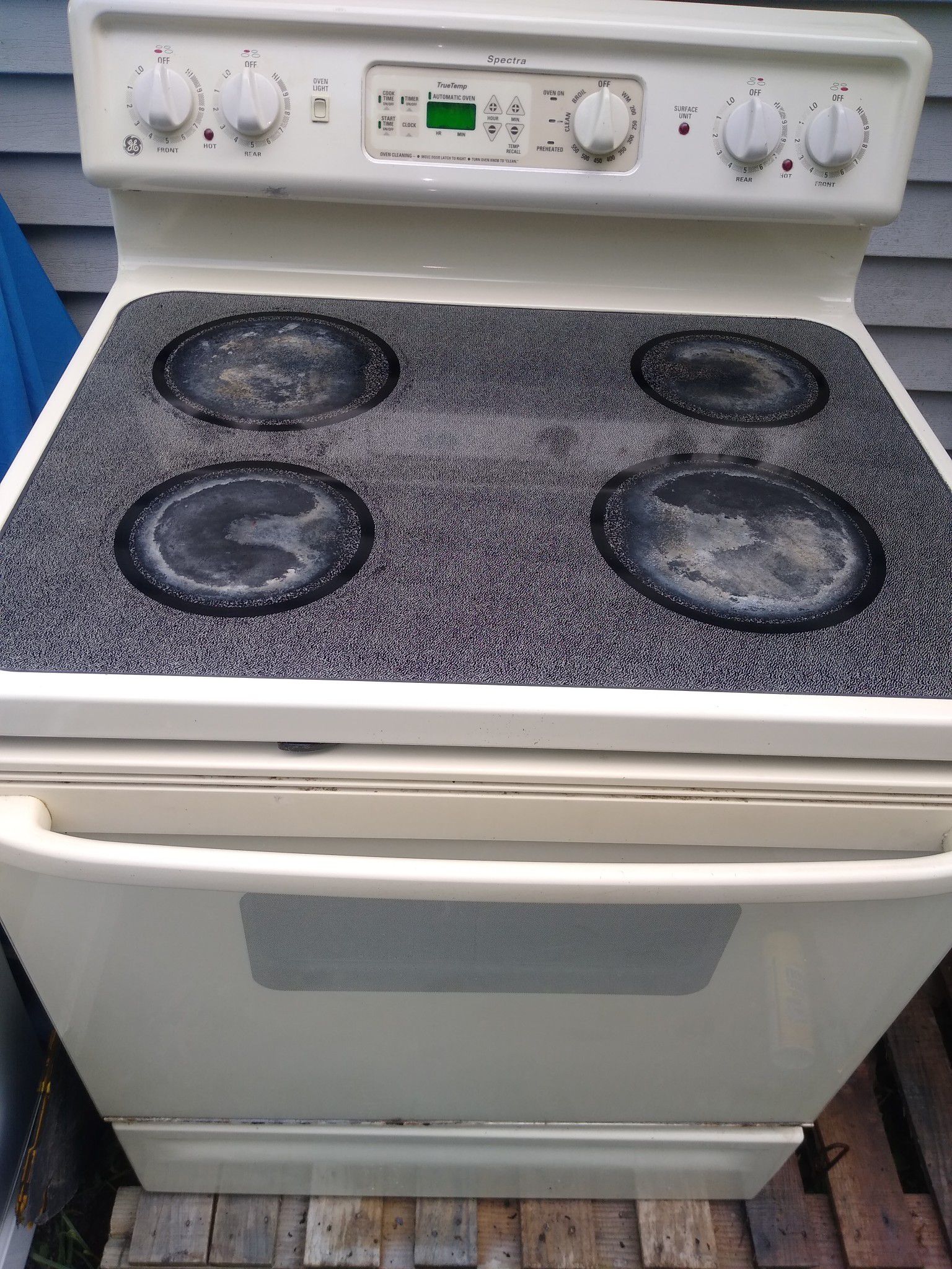 GE glass top stove oven in Columbia TN $150.00