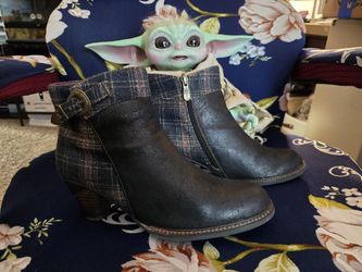Black and Plaid Scotalla Bootie Size 11/ 42 EU