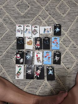 19 Seaworld Collectors Pins
