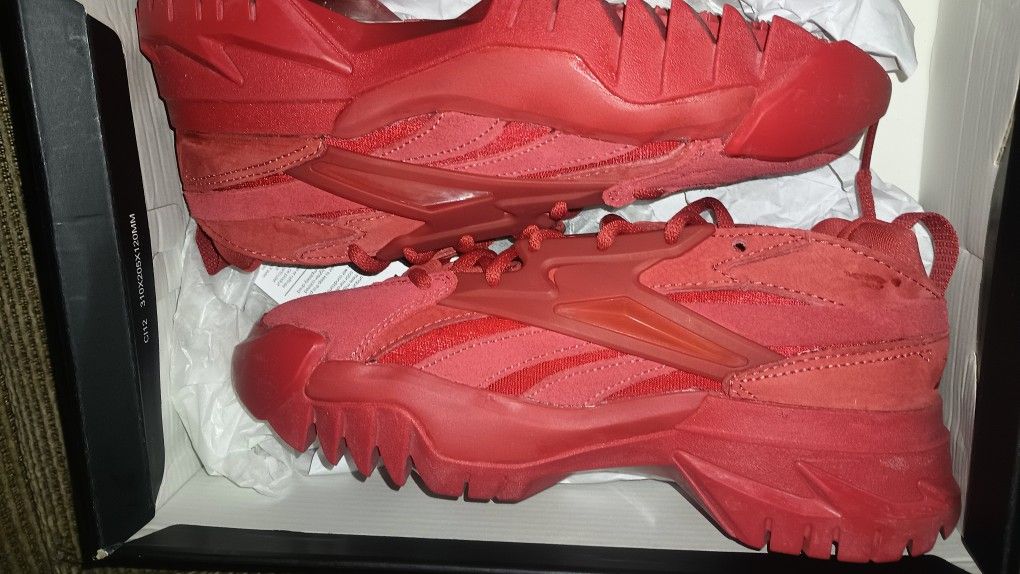Reebok Women Size 7 