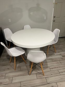 White Round Dining Table with 4 Chairs