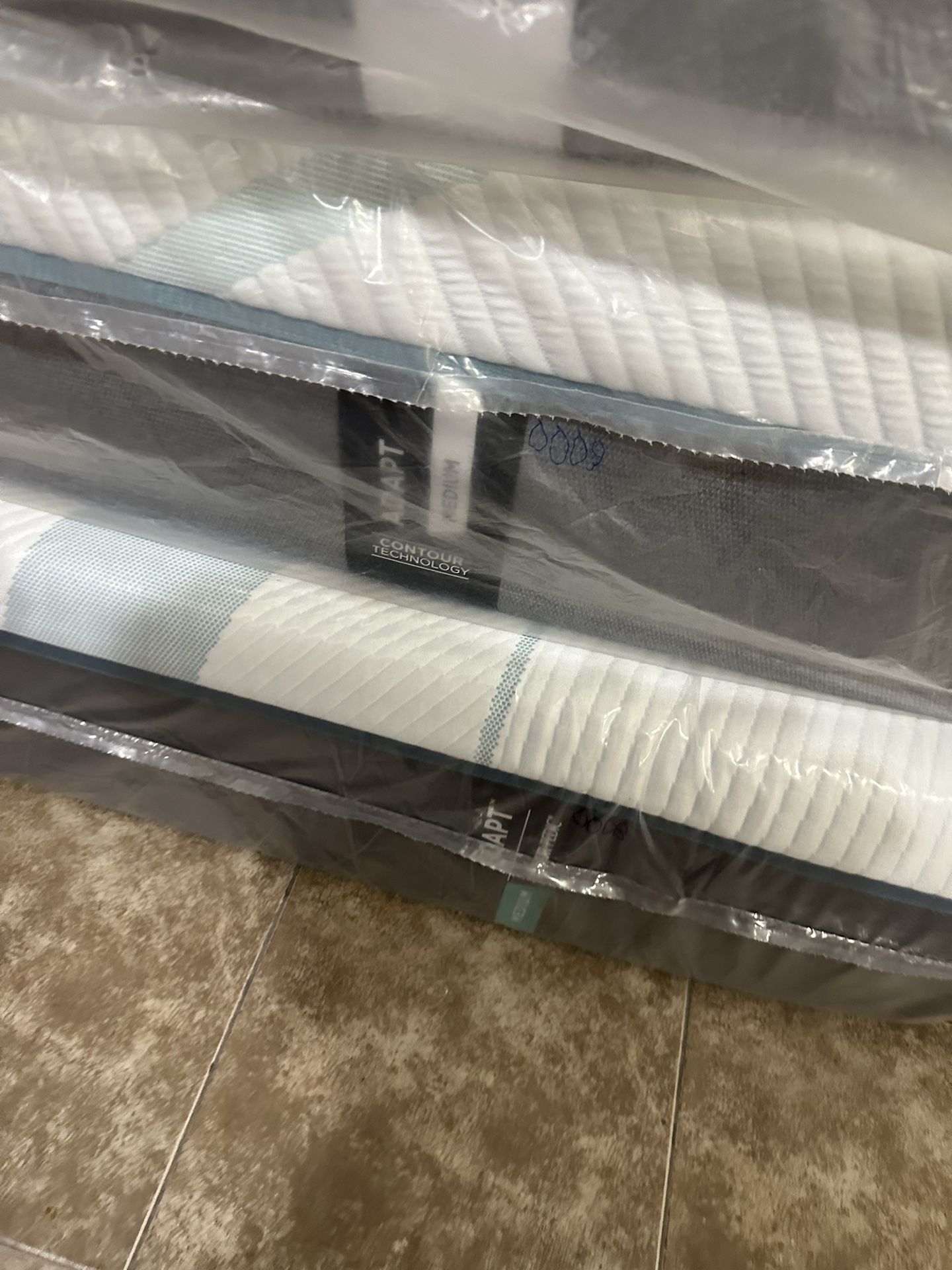 King Queen Size Tempurpedic ProAdapt, ProBreeze, LuxeBreeze Mattress Pro Breeze /Luxe Adapt /Pro Adapt /Adapt /cloud /Tempur pedic contour Supreme