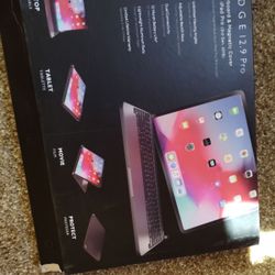 2 Wireless Keyboard & Magnetic Cover 