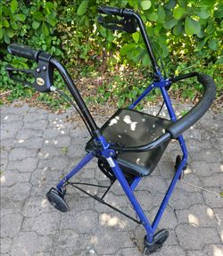 Drive 4 Wheel Rolling Walker w/ Seat & Brakes