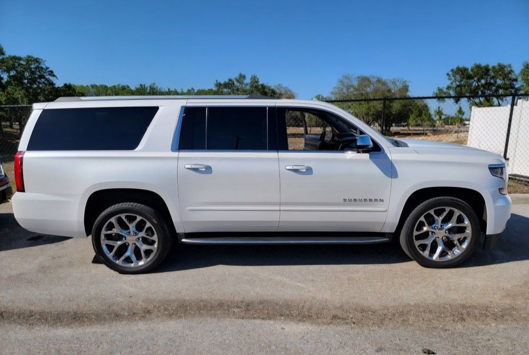 2015-2020 CHEVROLET SUBURBAN LT GENUINE RUBBER FLOOR MATS LOGO