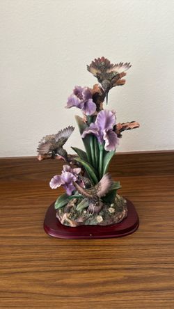Hummingbird statue