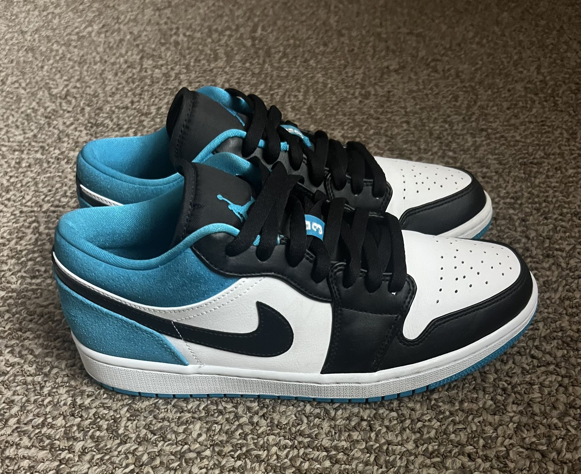 Jordan 1 Low Unc Size 9 $65