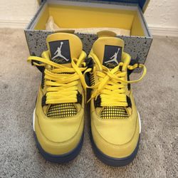 Air Jordan 4 Retro Lightning 