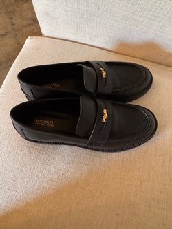 MK Loafers size 8