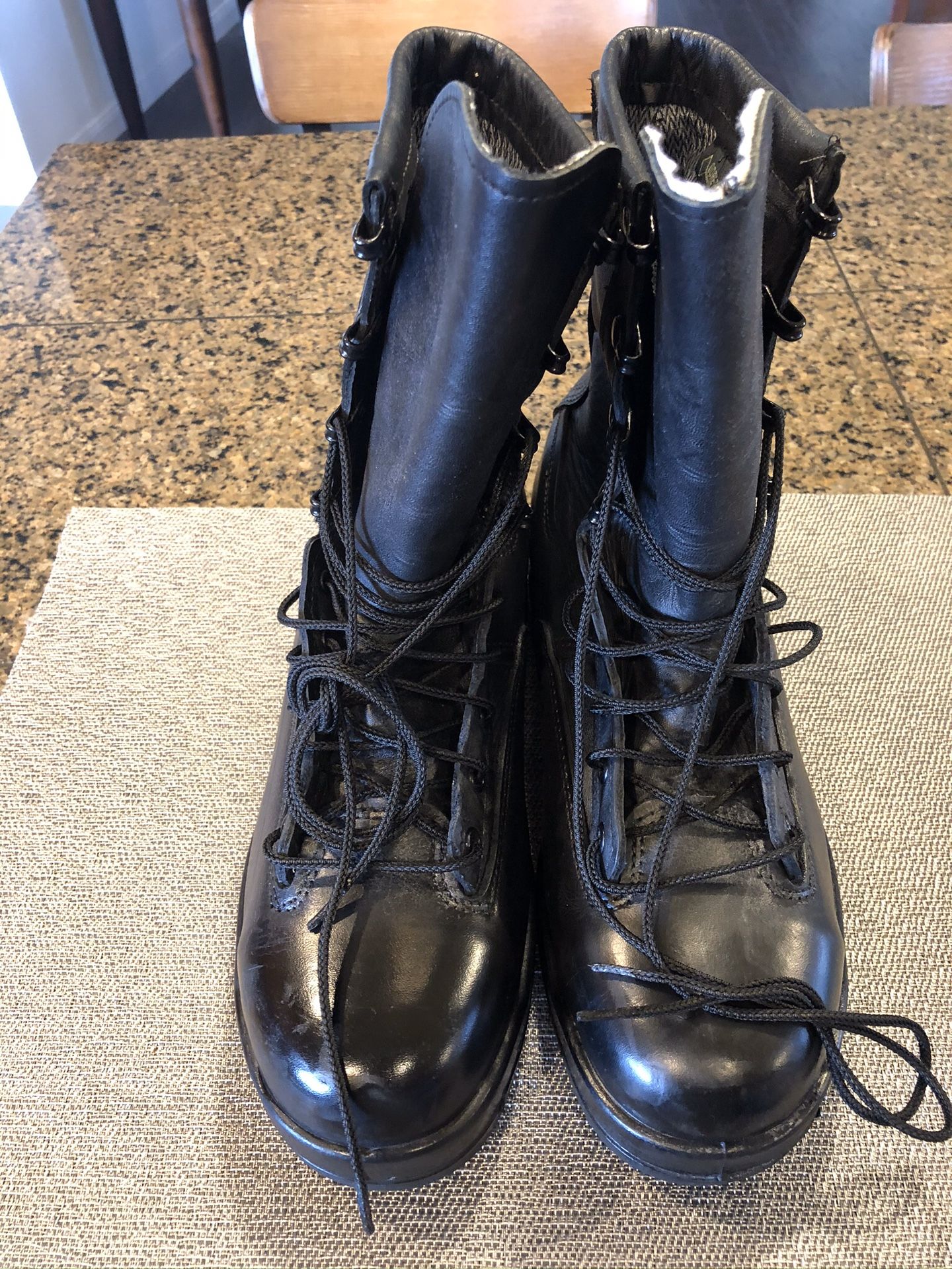 Belleville Waterproof Steel Toe Boot - 800ST. Size 9.5 Regular. Outstanding Condition. See photos.