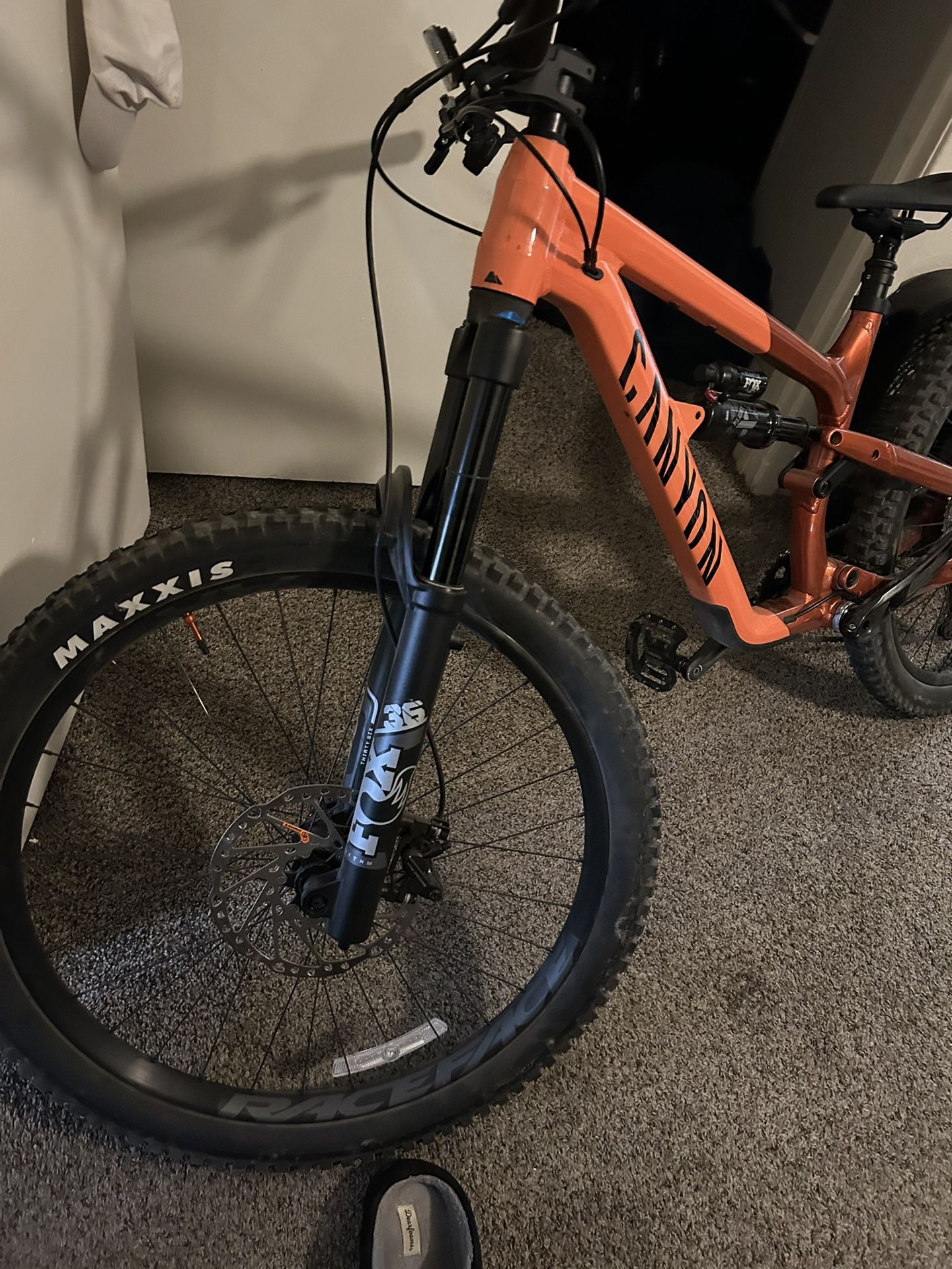 Canyon 27.5 Mountain Bike
