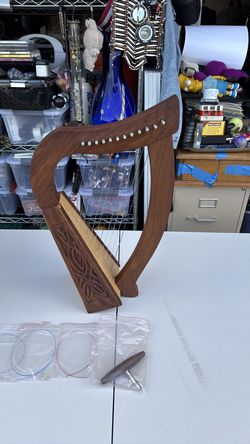 Roosebeck fine instruments baby harp 12 string