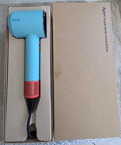 Dyson Supersonic Nural Green – Original Dyson Supersonic Nural in green color
Purchased in Japan, brand new (Open Box) – Original