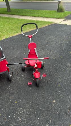 Radio Flyer Steer & Stroll Tricycle 