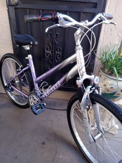 Nice Bike GIANT SEDONA DX TIRES SIZE 26 FRAME SIZE 17 INCH 