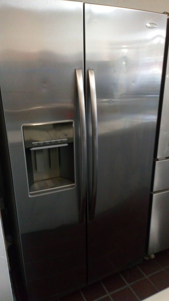 Refrigerador $$ 300 with 90 days warranty at 1121 basse rd san antonio texas 78212 open 9 am a 9 pm de Lunes a domingo