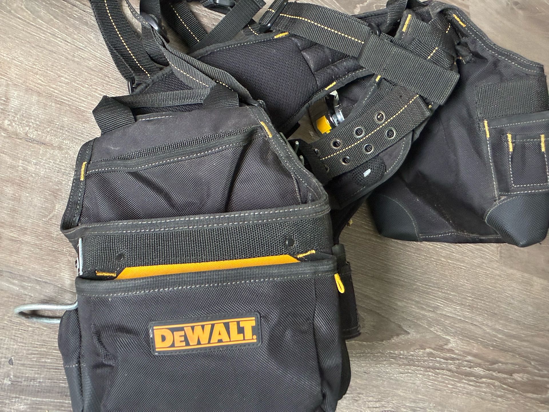 DEWALT Professional Tool Belt Organizer /w Suspenders