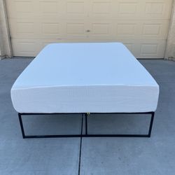 Queen Size Metal Platform With Memory Foam Mattress!!