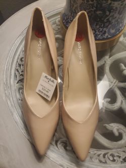 Ladies nude color shoes size 10