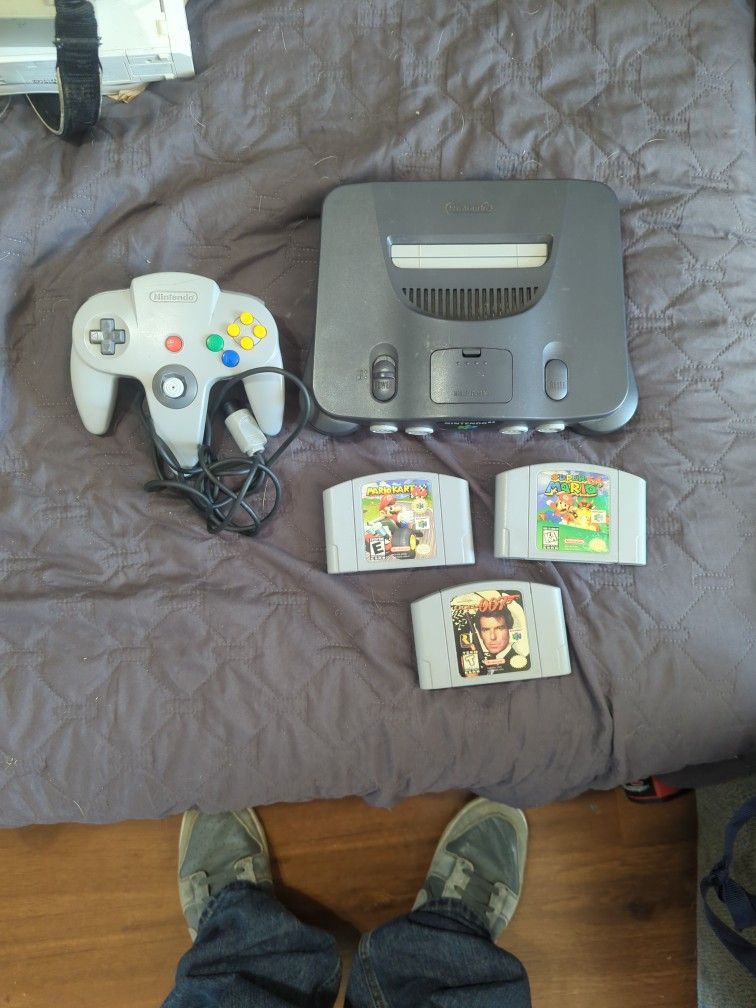Complete Nintendo 64 Console With 3 Games And A Remote