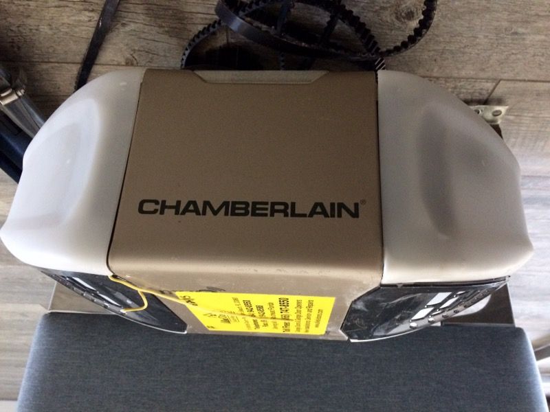 Chamberlain garage door motor battery backup lw5000ev for Sale in West