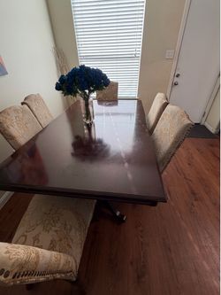 Comedor de 6 sillas  elegante