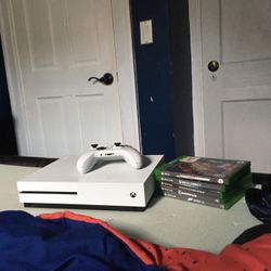 Xbox One S 500GB + Games