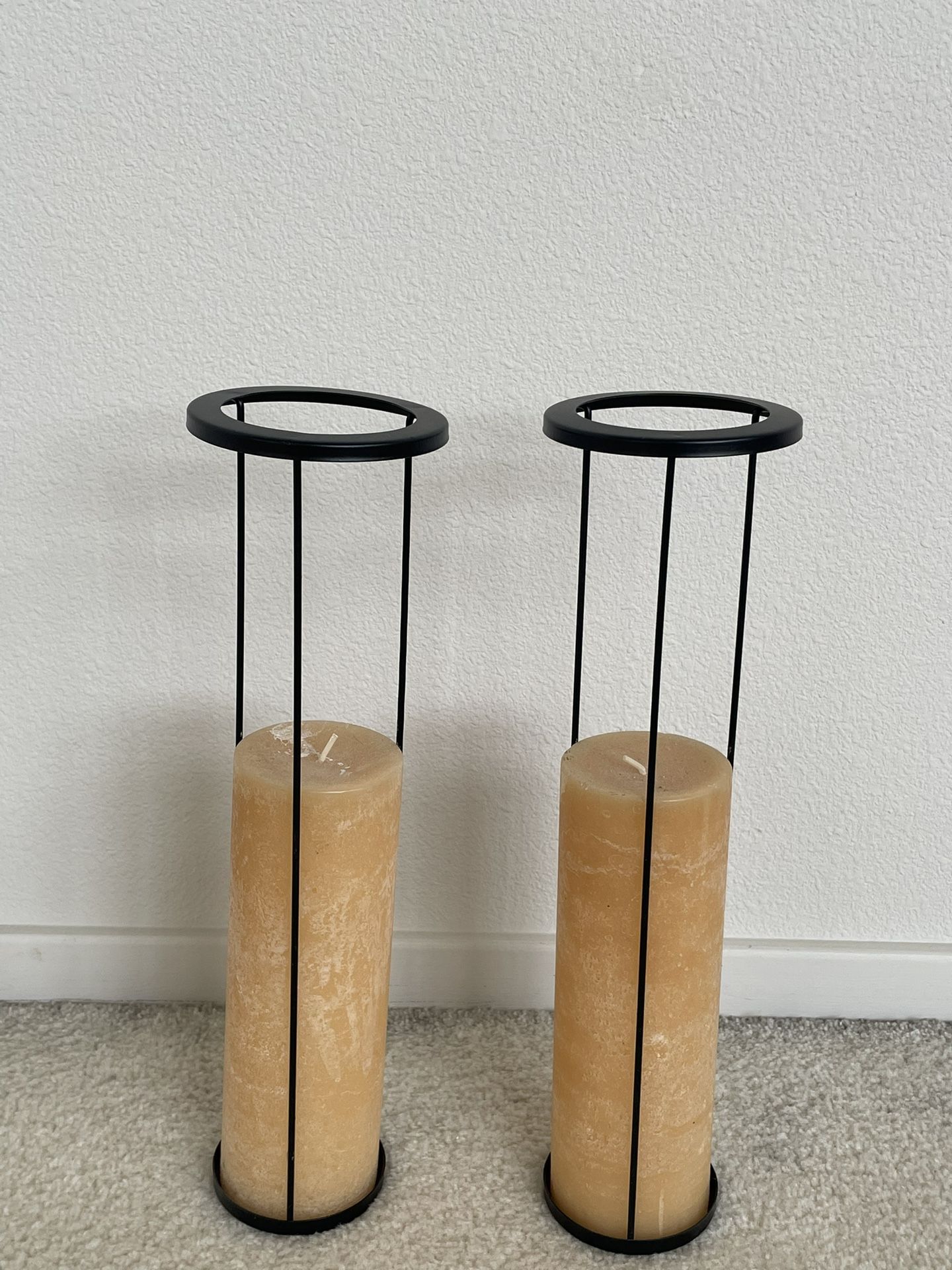 Set of 2 Candle Holders with Candles