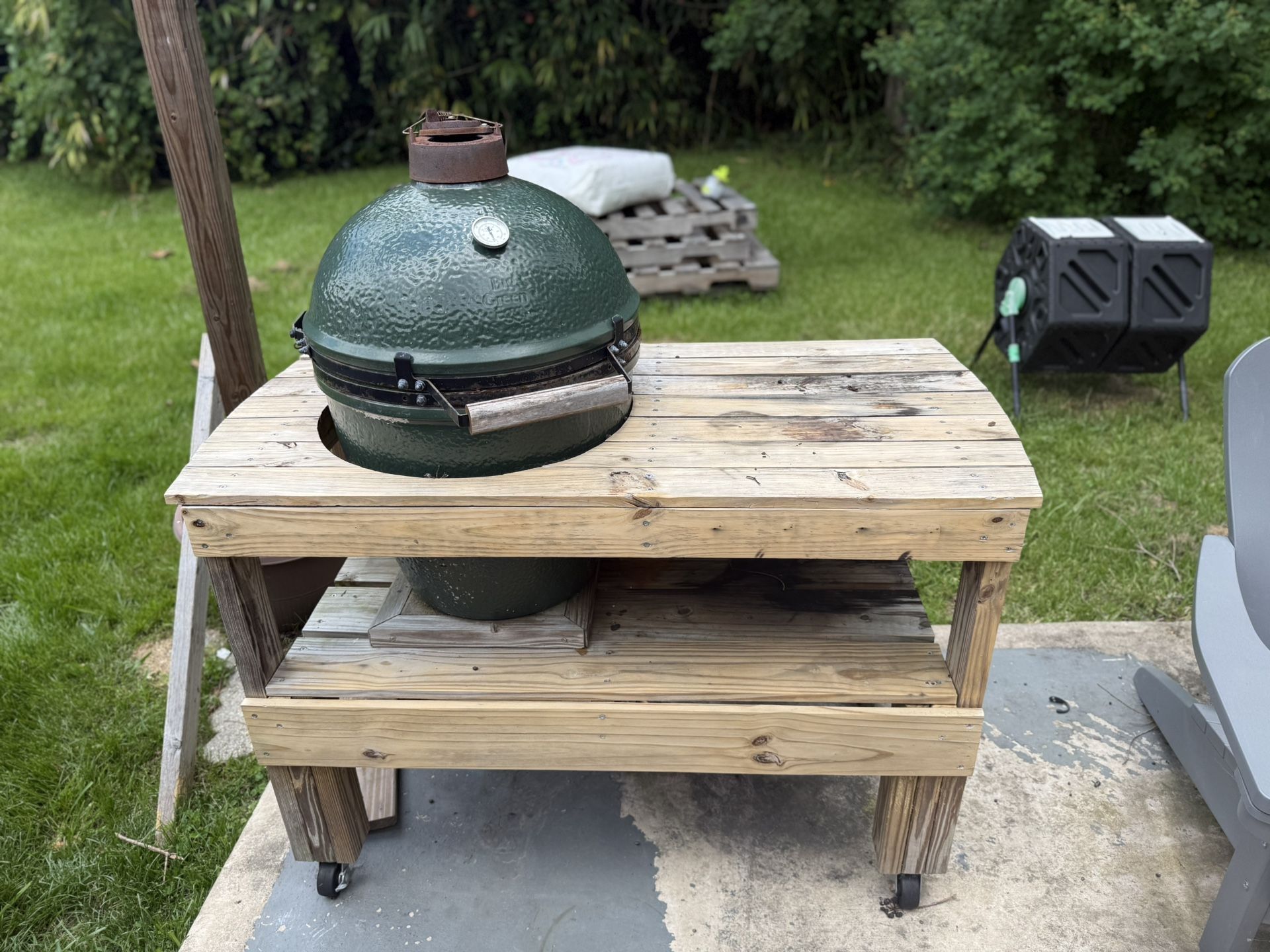 Large Green Egg with Custom Table