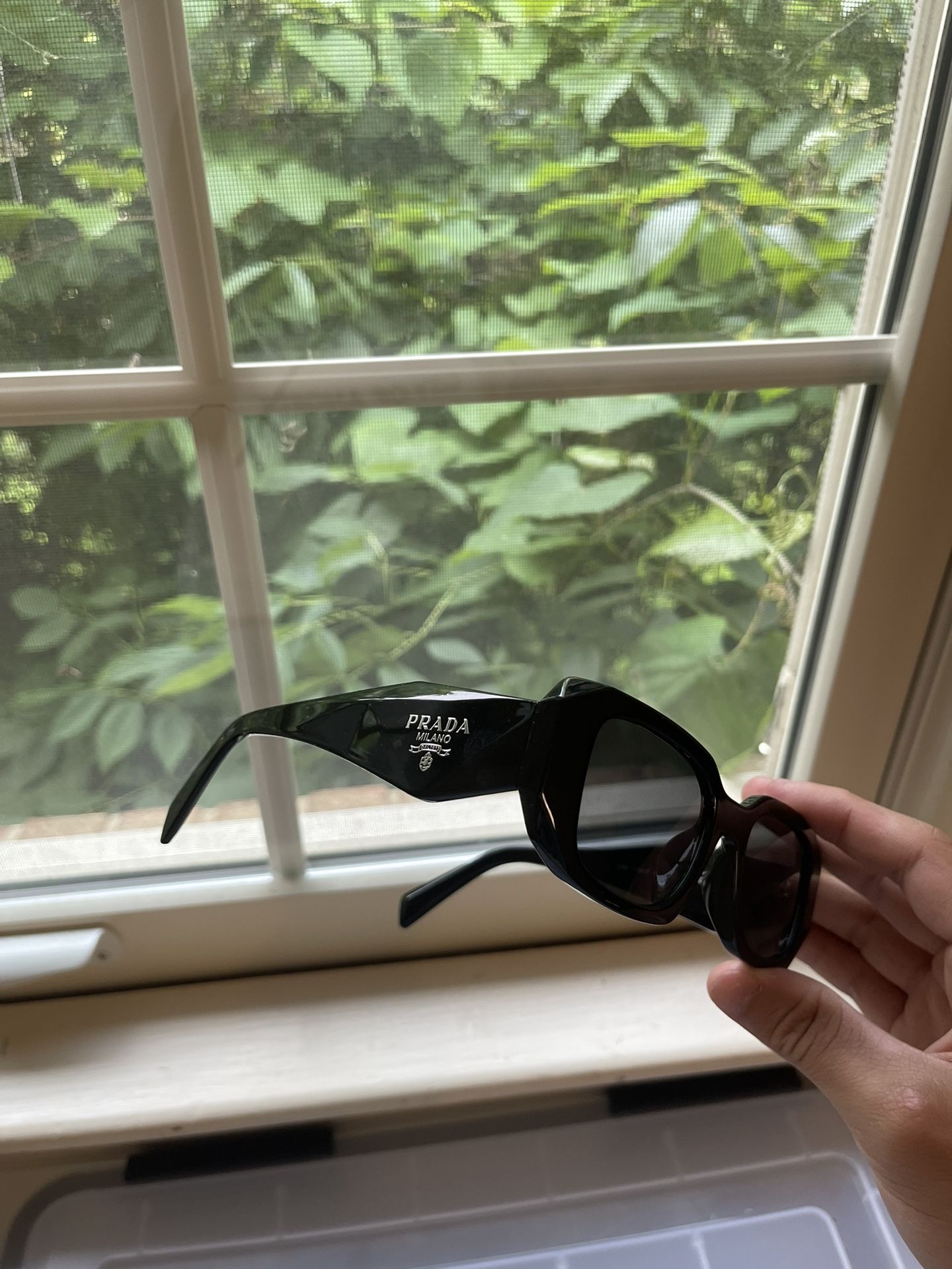 *SEALED*⭐️Prada Sunglasses Symbole Black Unisex