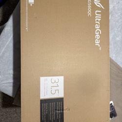 LG ULTRAGEAR Curved Monitor