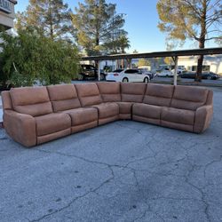 XL 6 Piece Electric Modular Sectional Sofa ( Can Deliver For $10 )