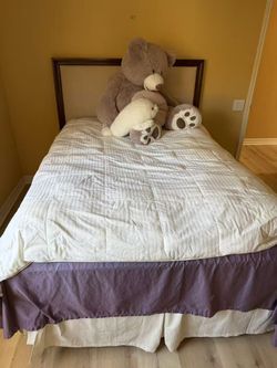 queen size bed with mattress
