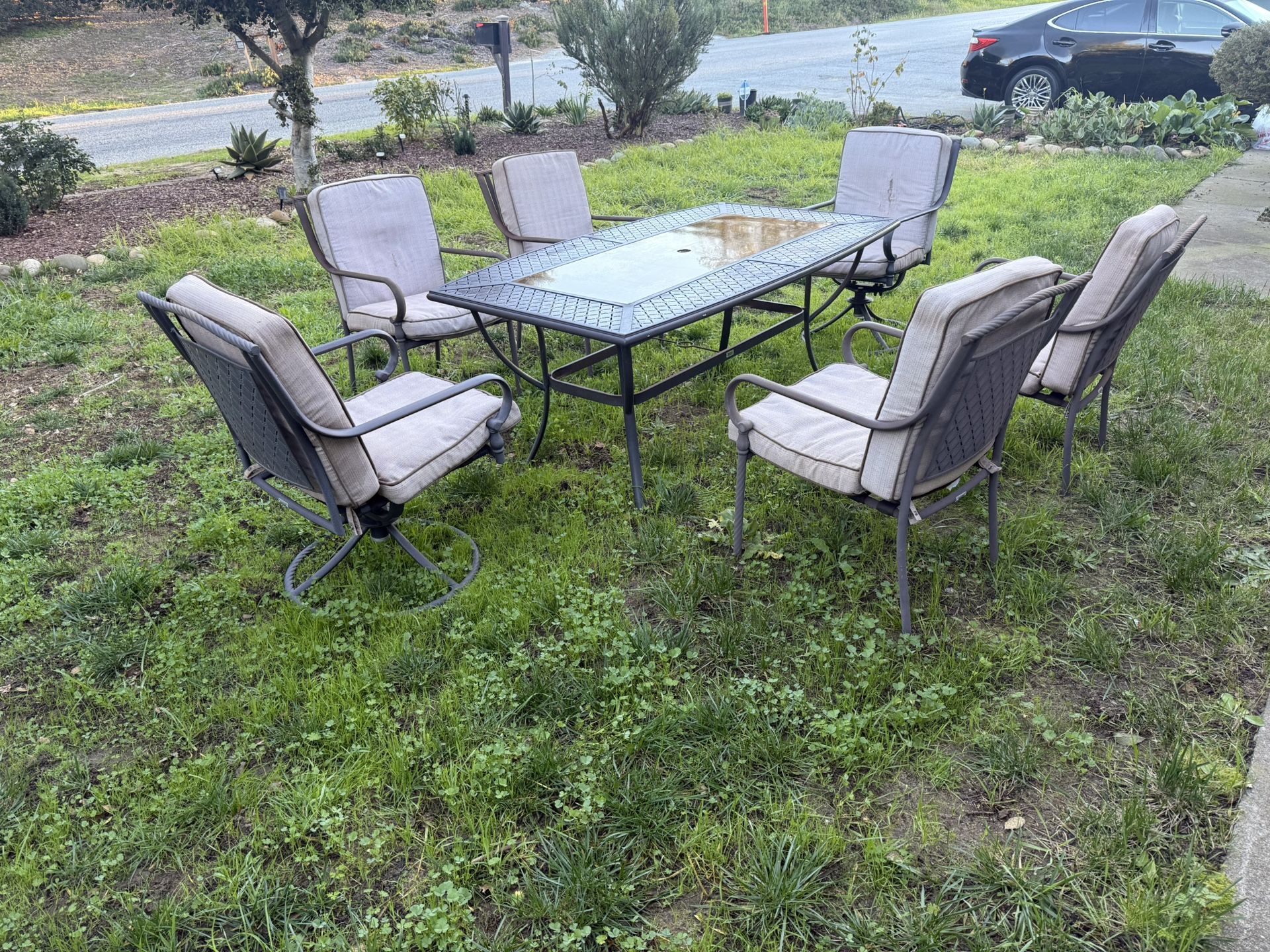 Patio Table w/ 6 chairs