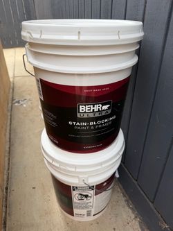 Corbeta de pintura de muy buena calidad. En el Home Deepo cuestan $272. Más tax.   Yo la doy. X $235.  O mejor oferta razonable