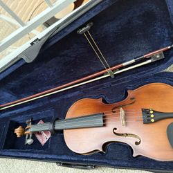 NEW Aileen 4/4 Violin!!
