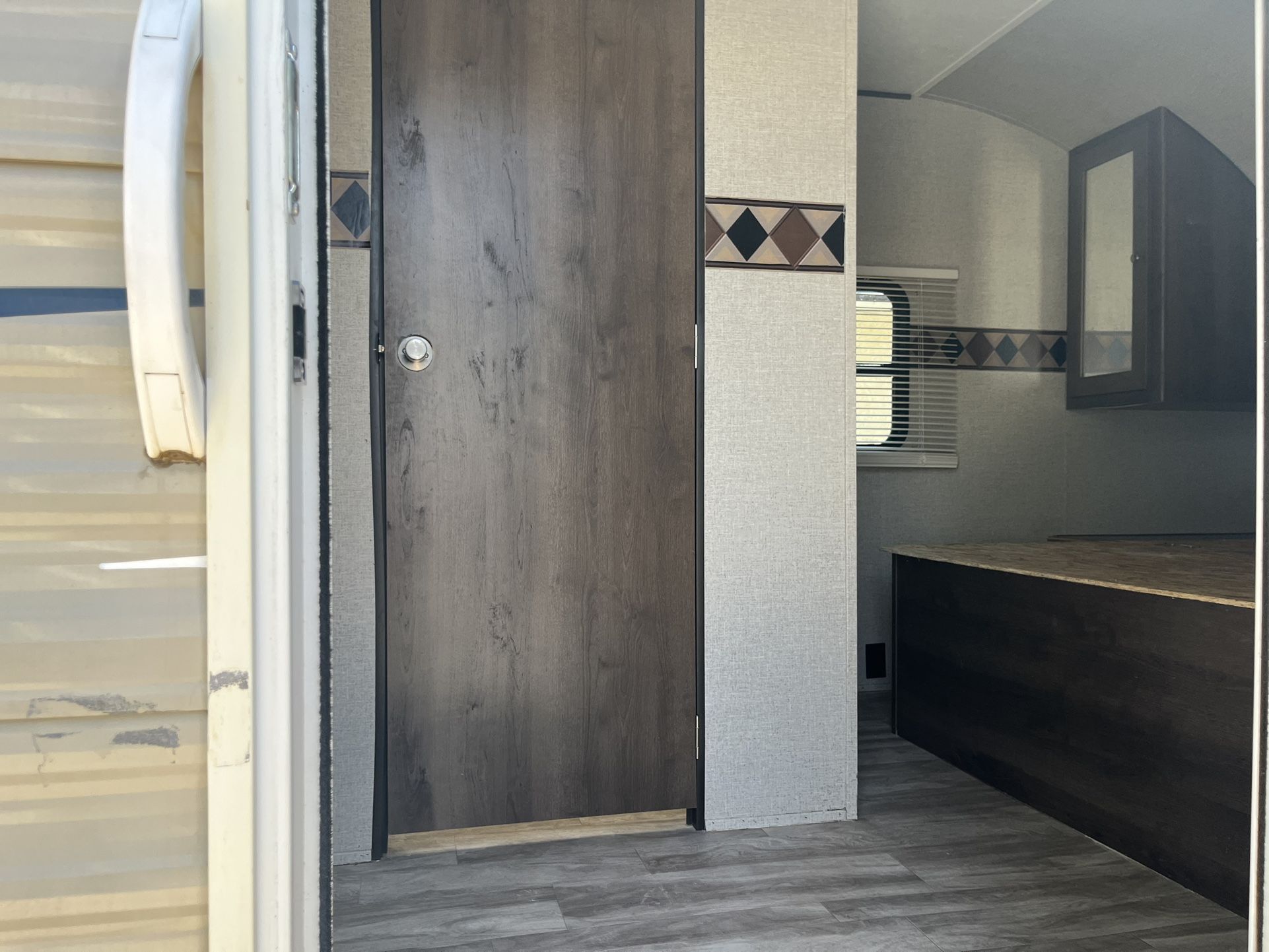 2018 Travel Trailer In Victorville Ca for Sale in Victorville, CA OfferUp