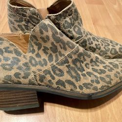 Lucky brand Leopard Boots