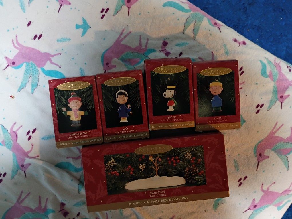 Peanuts Hallmark Collectibles