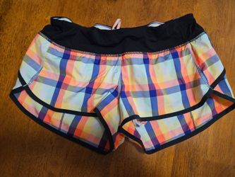 Lululemon Speed Up shorts
