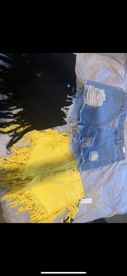 yellow shorts