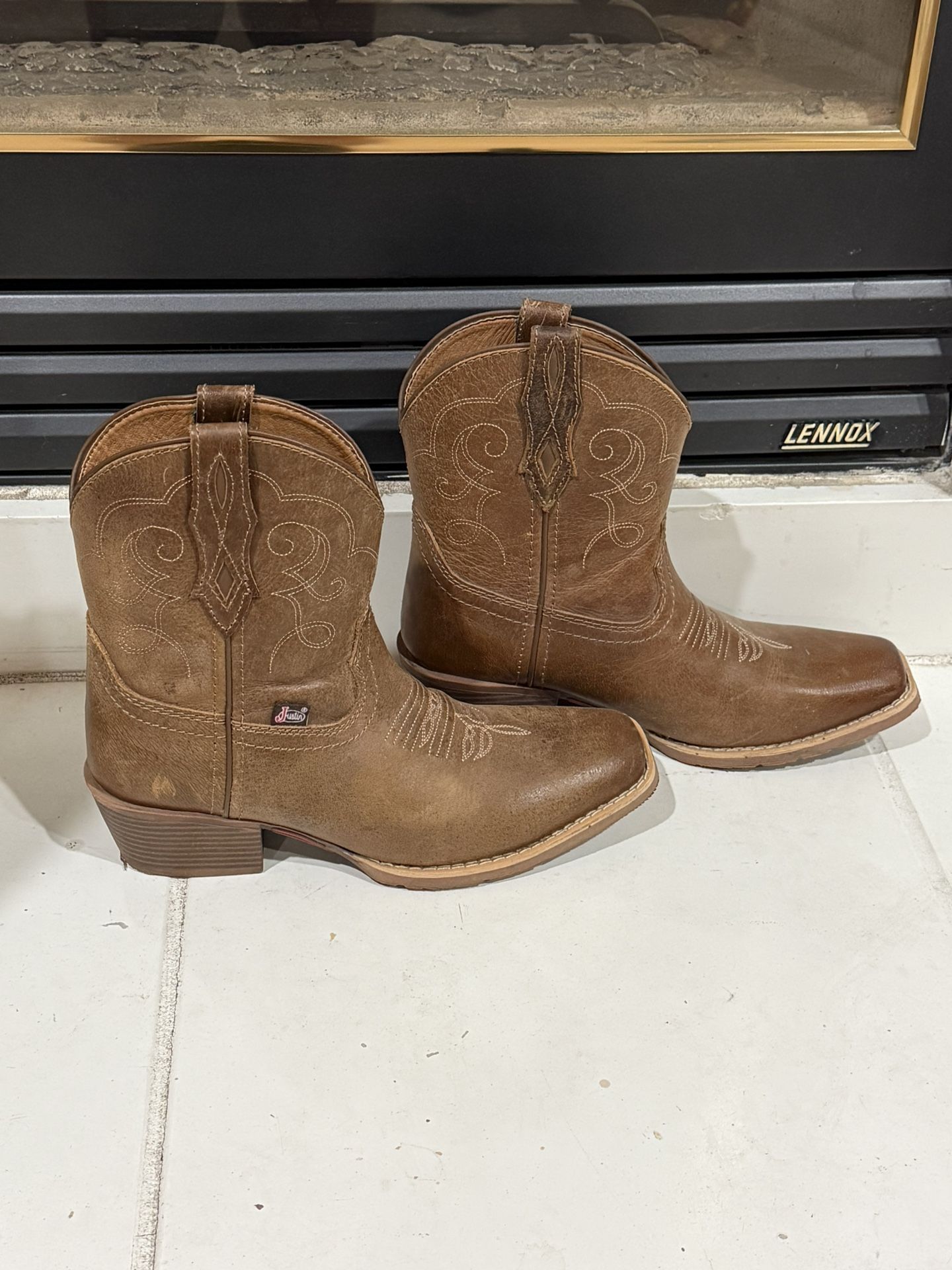 Justyn Women boots 