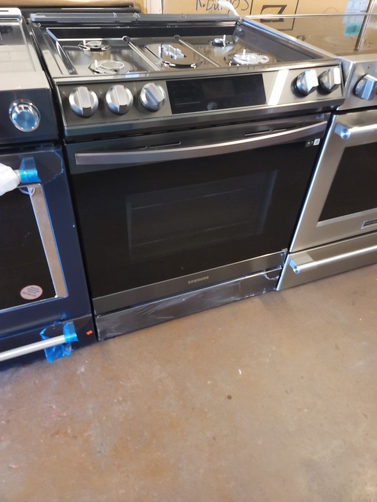 Samsung Gas Stove Slide-in Black Stainless Steel