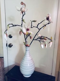 LARGE VASE WITH SILK FLOWERS