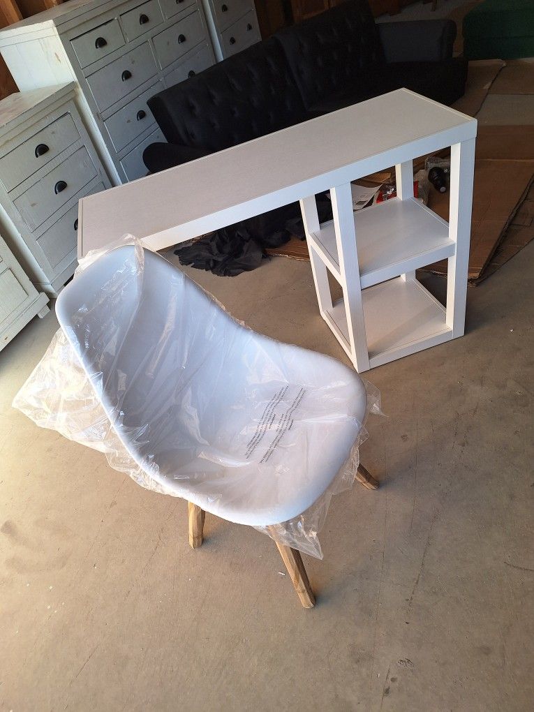 Kid's Room Desk 💓💓💓 $140 FIRM