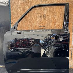 2025 TOYOTA LAND CRUISER LEFT FRONT DOOR OEM USED