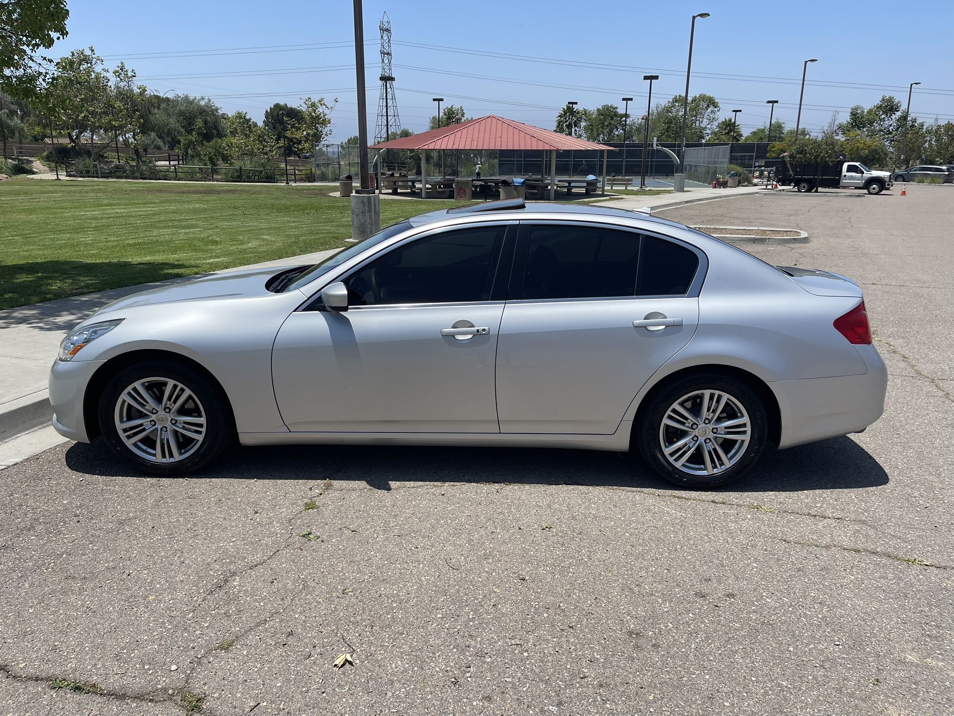 2010 Infiniti G37