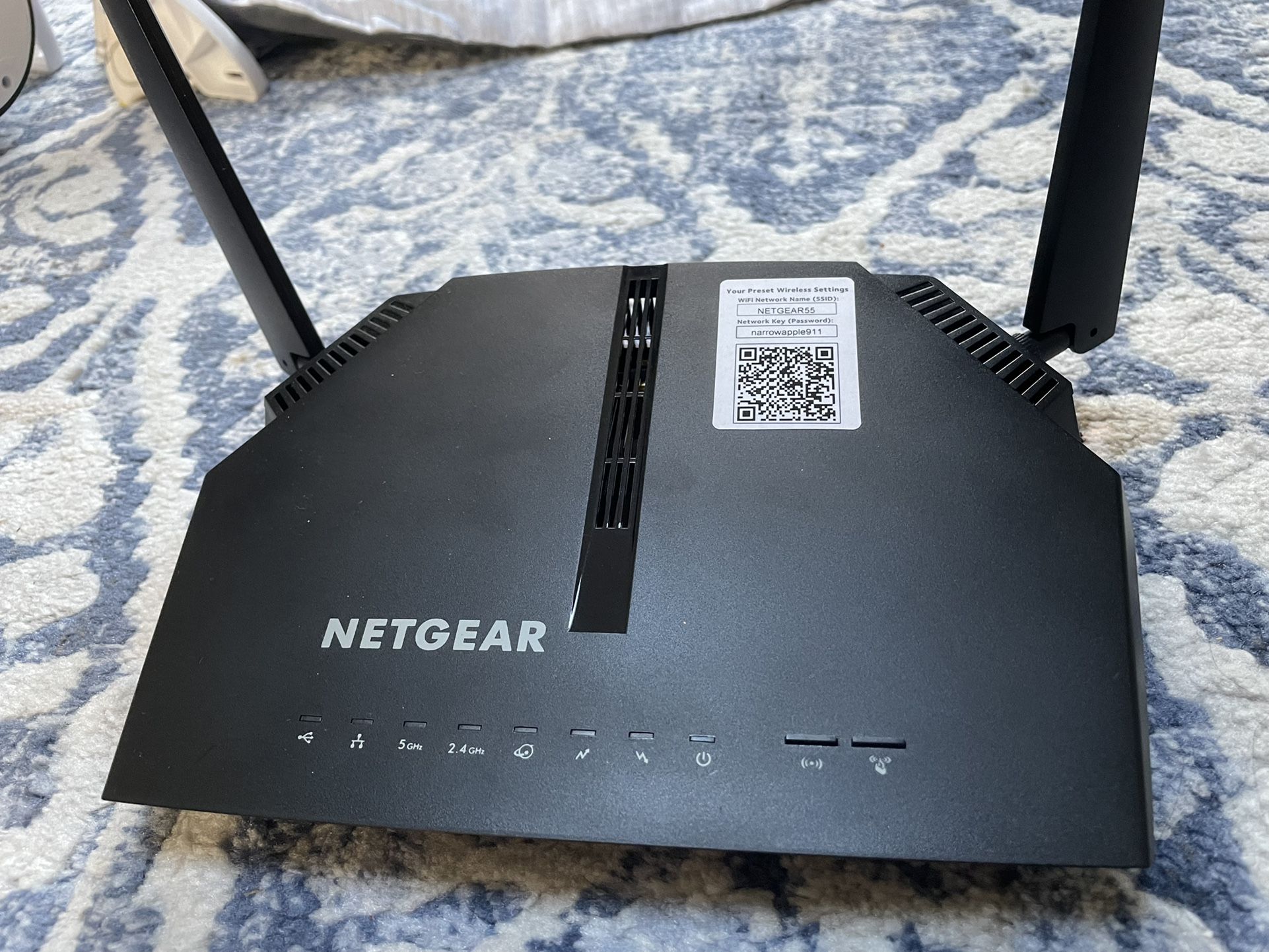 NETGEAR AC1200 WiFi Cable Modem Router, Model: C6220