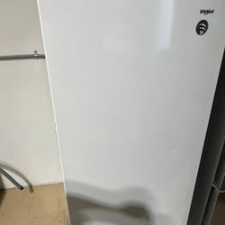 Upright Freezer Whirlpool 